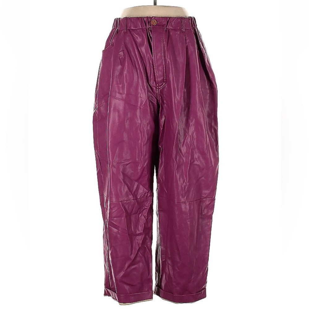 Free People Size Extra Large Vegan leather pants Purple
100% polyurethane